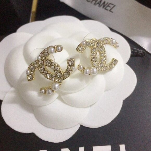 CHANEL Faux Pearl & Strass Gold CC Stud Earrings - Picture 1 of 5